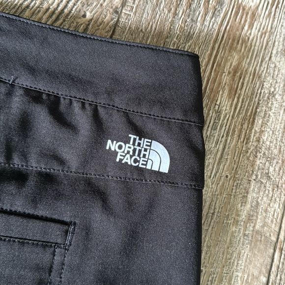 THE NORTH FACE WOMEN COMFY SHORTS, SIZE 8 - Picture 3 of 11